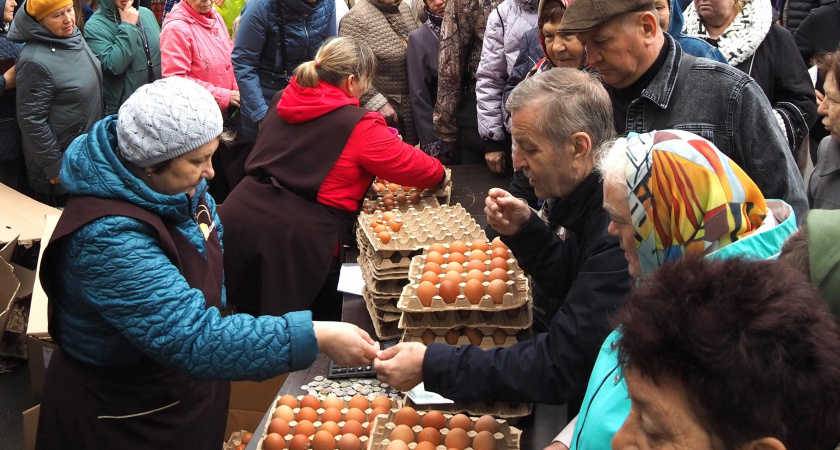 В Рузаевке привезли 170 тысяч яиц и 15 тонн мяса на предпасхальную ярмарку
