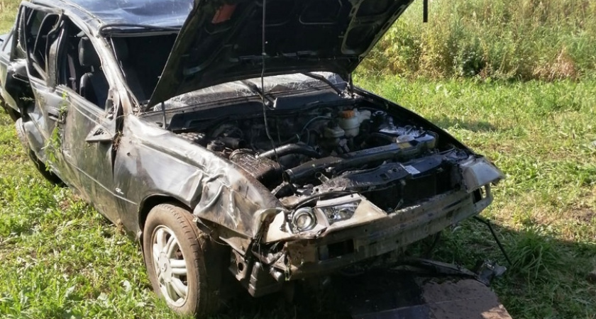 Daewoo Nexia опрокинулась в кювет в Мордовии, пострадал водитель