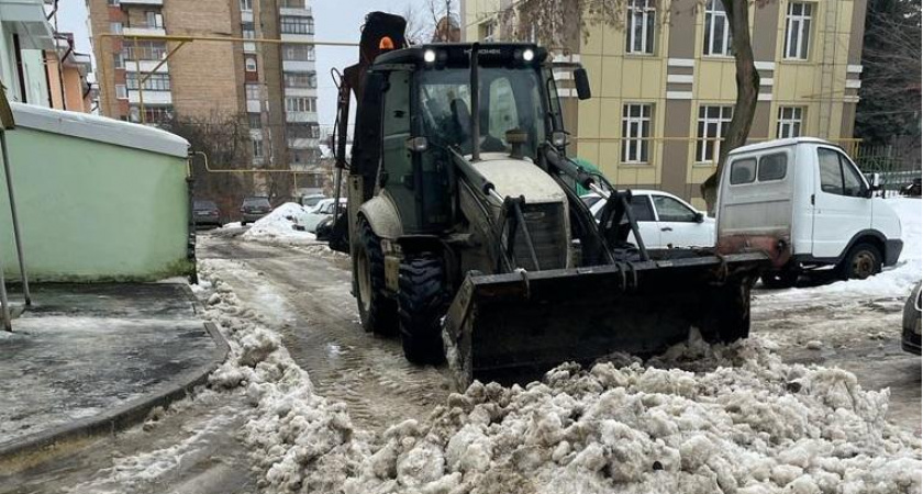 В Саранске во время уборки дорог было вывезено более 3,5 тысяч кубометров снега