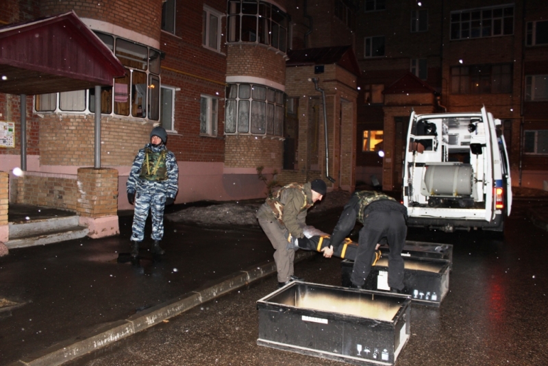 Появились фото обезвреживания боевой гранаты в центре Саранска