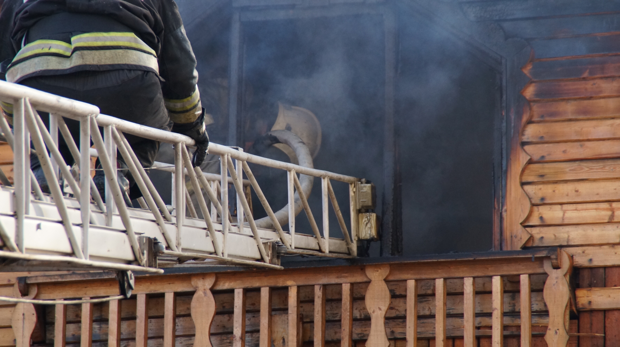 В Мордовии при пожаре в жилом доме погибли два человека