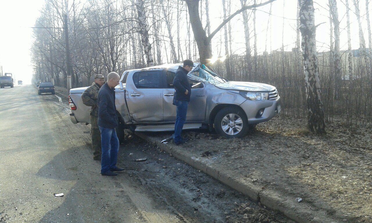 В Саранске перевернулся внедорожник из-за столкновения с трактором