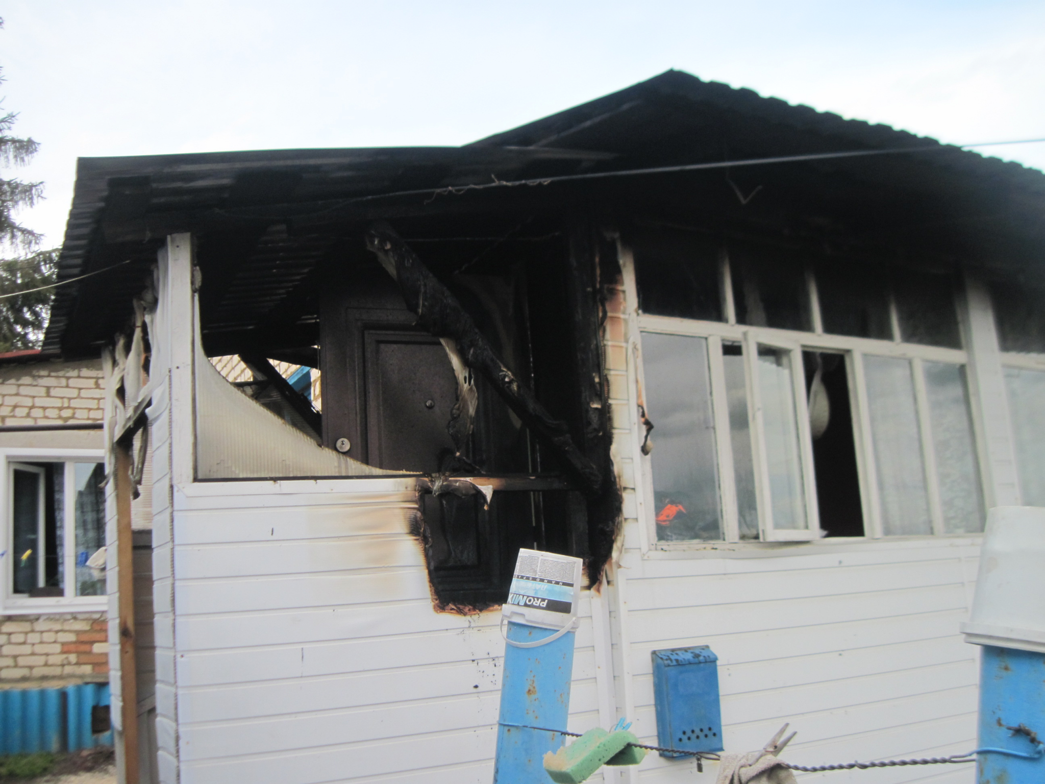 В Мордовии из-за непотушенной сигареты чуть не сгорел четырехквартирный дом