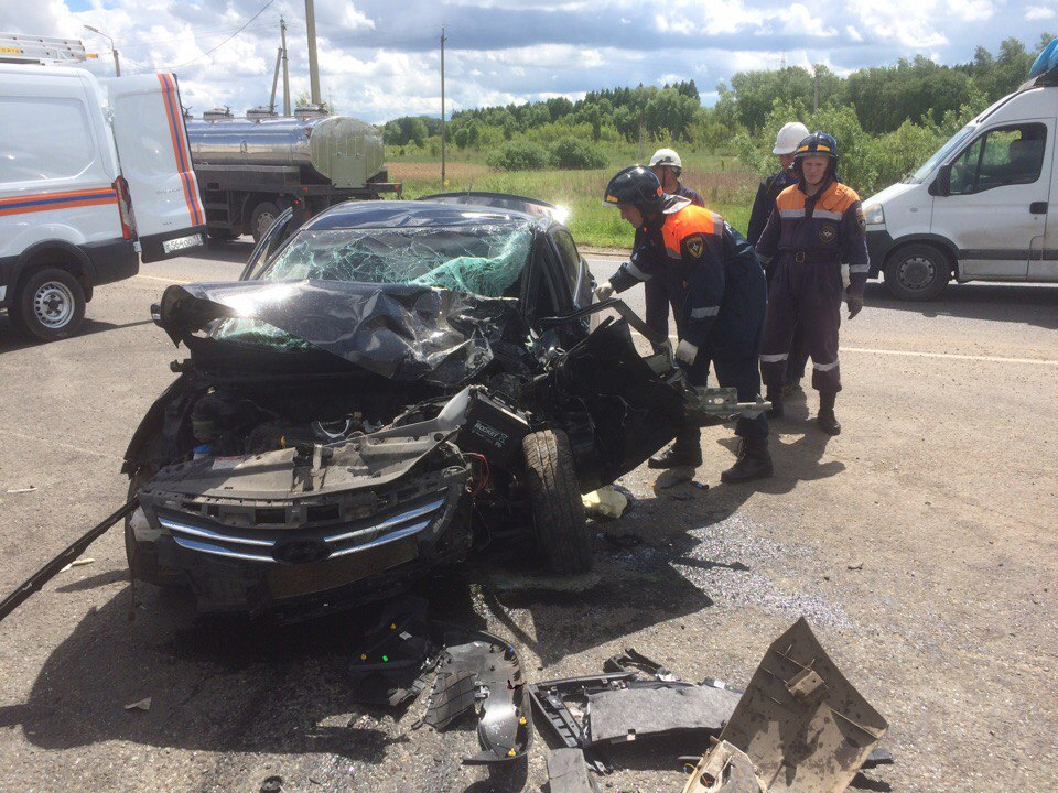 Страшное ДТП в Мордовии: водителя иномарки освобождали спасатели (ФОТО)
