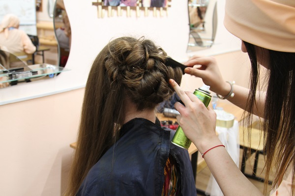 В Мордовии заключенные женщины показали свое мастерство в парикмахерском искусстве