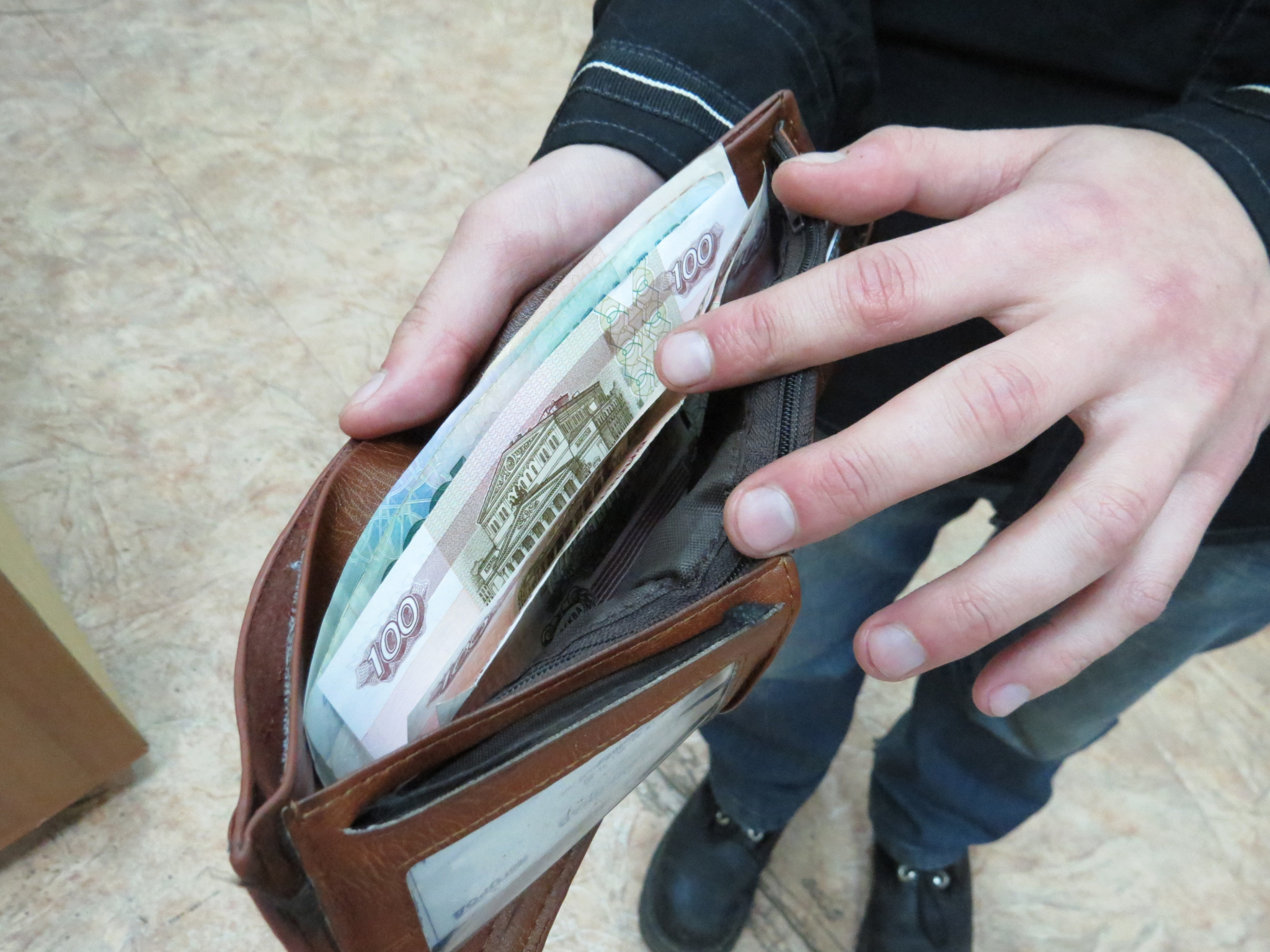 Житель Саранска отдал мошеннику деньги, надеясь вернуть потерянную сумку
