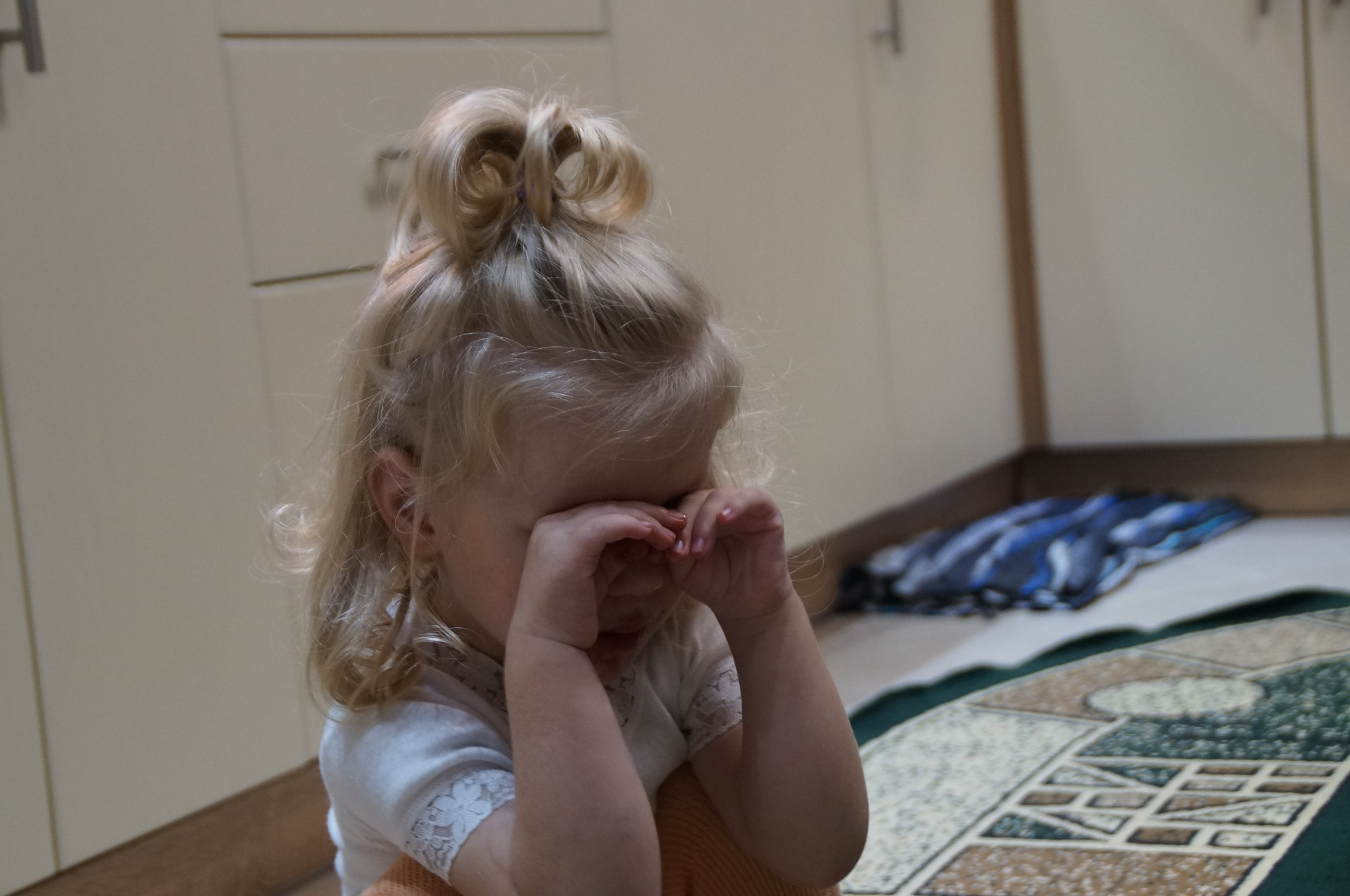 В Ульяновске ребенок трое суток провел в квартире с мертвой бабушкой