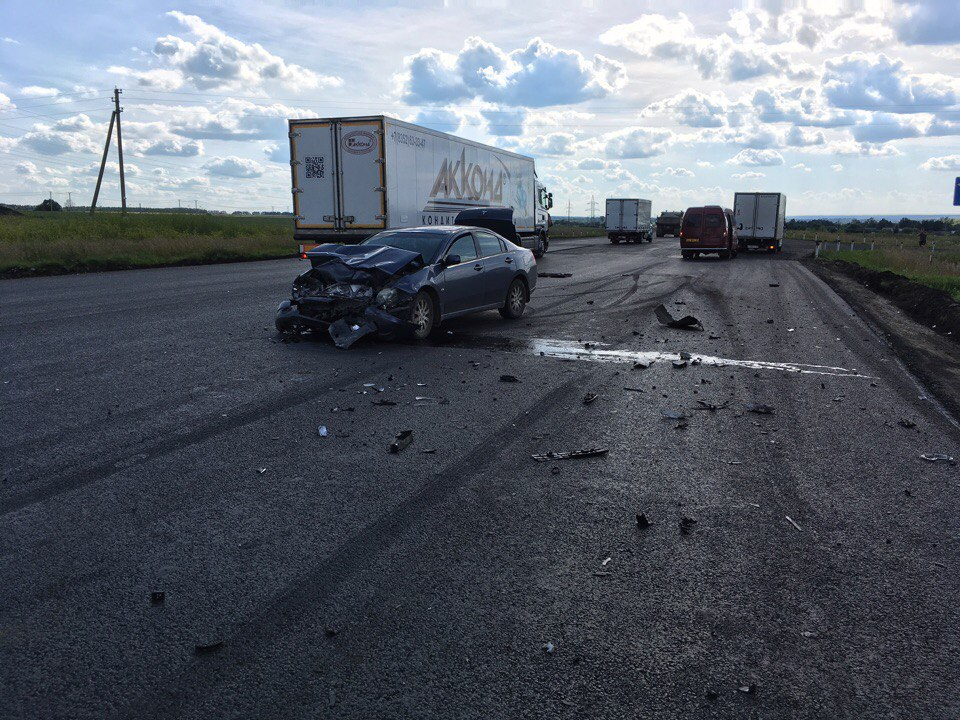 В Саранске пьяный водитель на «Мазде» едва не сбил дорожного рабочего и устроил ДТП (ФОТО)