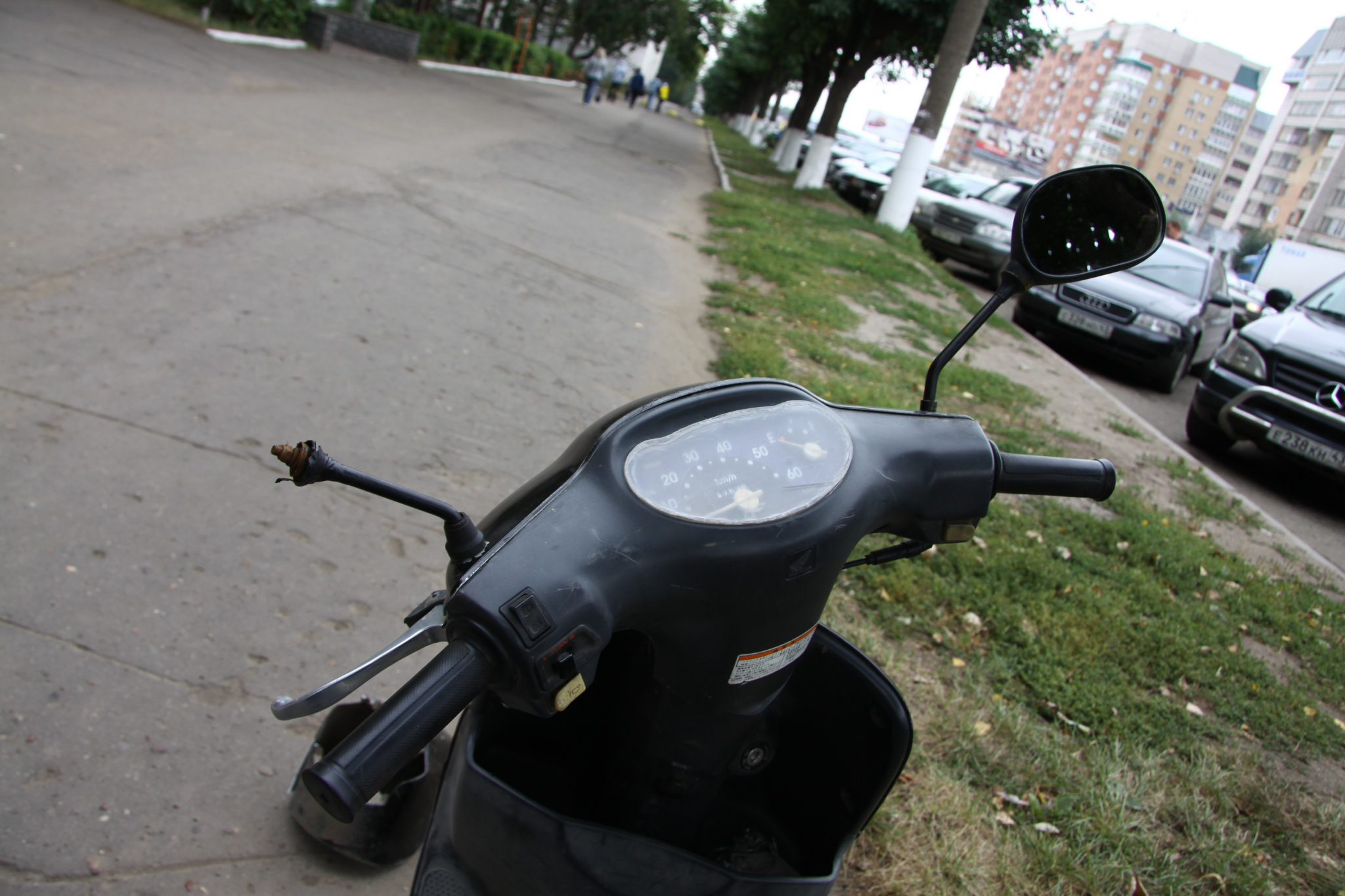 В Мордовии несовершеннолетний скутерист сбил пенсионера на велосипеде
