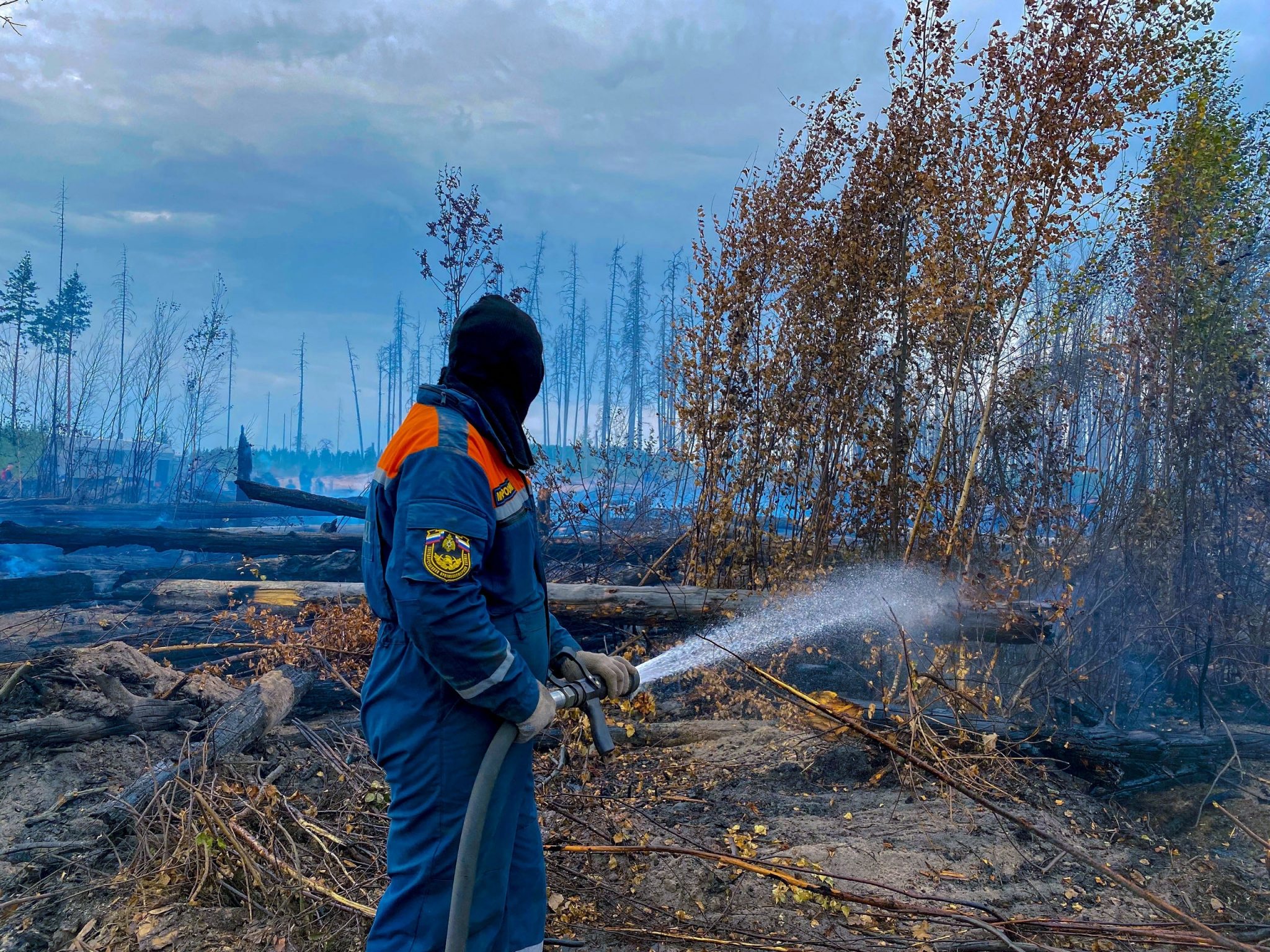 «Работа ведется круглосуточно»: В Мордовии продолжают тушить пожар в заповеднике