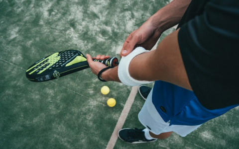 Покупка теннисной ракетки обернулась для жителя Саранска потерей денег