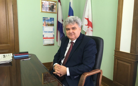 Глава городского округа Саранск Петр Тултаев поздравляет с Днем Победы