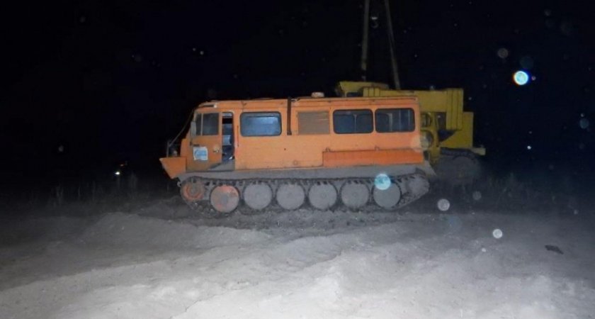 Пьяный житель Мордовии пытался угнать «Урал» и гусеничный трактор