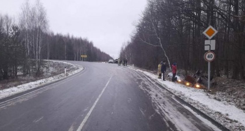 В Мордовии из-за гололеда опрокинулись 5 машин, 8 человек пострадали