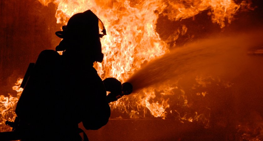 СК устанавливает обстоятельства смерти мужчины при пожаре в Инсарском районе