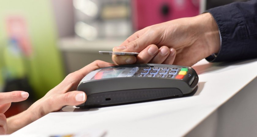 В Рузаевке мужчина воспользовался найденной банковской картой в 13 магазинах