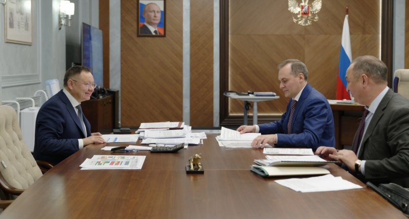 Глава Мордовии встретился с министром строительства и ЖКЖ РФ в Москве
