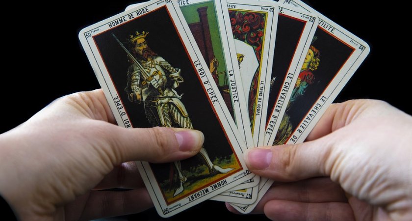 Вы встретите таинственного соперника: гороскоп на 24 декабря для всех знаков