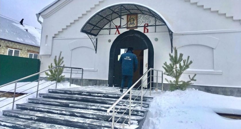 В Мордовии сотрудники МЧС посетили церкви и храмы