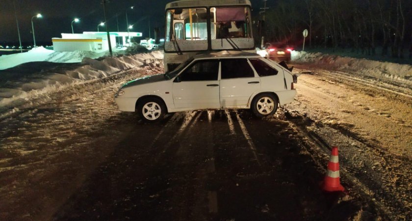 «ПАЗ» и легковушка столкнулись на дороге Саранск — Рузаевка