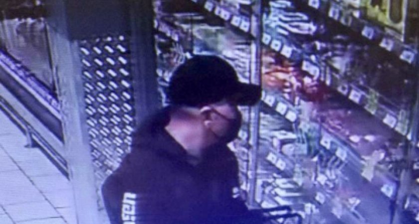 В Саранске полиция ищет мужчину, укравшего продукты из магазина