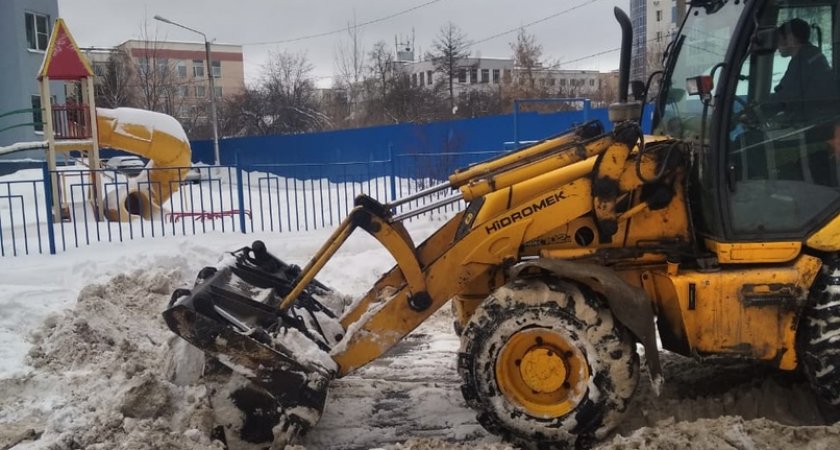 В Саранске улицы от снега расчищают 134 единицы техники и 1 153 дворника