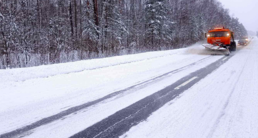 На трассах в Мордовии из-за снегопада ограничили движение для автобусов и грузовиков
