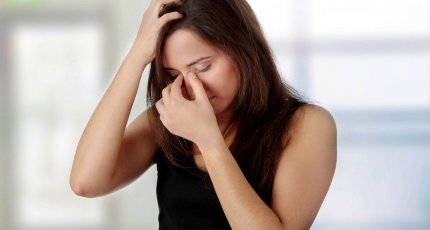 Врач назвала особенности головной боли при «Омикроне» 