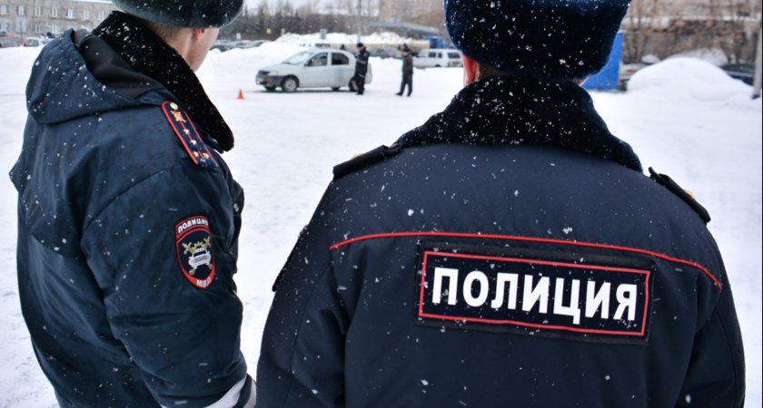 Житель Мордовии разбил окна и повредил дверь в доме соседки, которая не пустила в гости