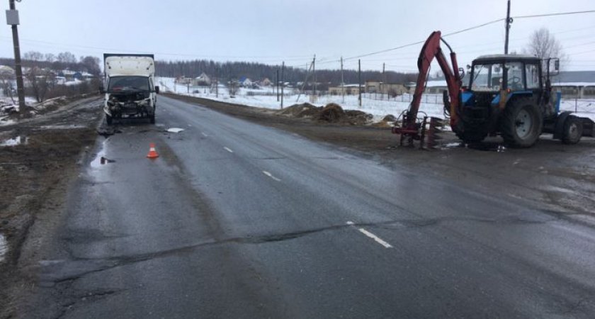 В Мордовии столкнулись «ГАЗель» и трактор