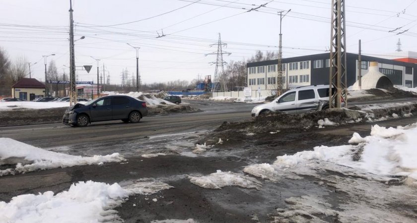 В Саранске на улице Титова 4 марта в ДТП пострадали два человека