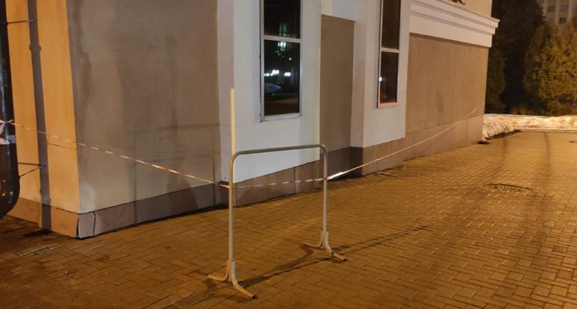 В Саранске на мужчину упал скопившийся на крыше снег