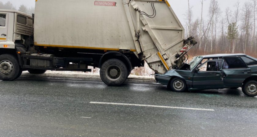 В ГИБДД Мордовии сообщили подробности смертельного ДТП с мусоровозом и легковушкой