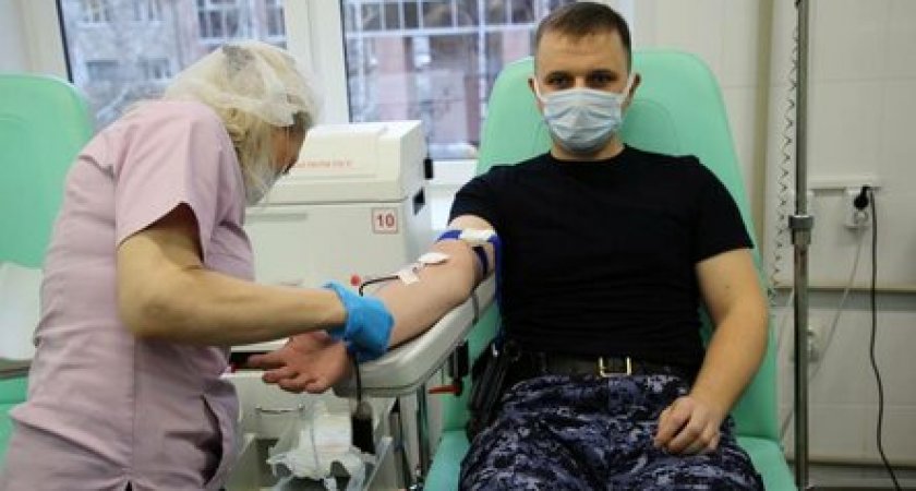 Сотрудники Росгвардии Мордовии пожертвовали свою кровь для больных коронавирусом