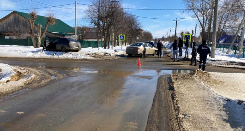 Две легковушки столкнулись в Рузаевке: есть пострадавшие