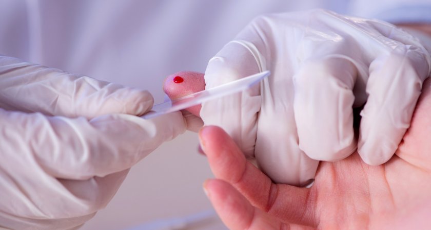 Названа единственная группа крови, носители которой очень тяжело переносят вакцинацию