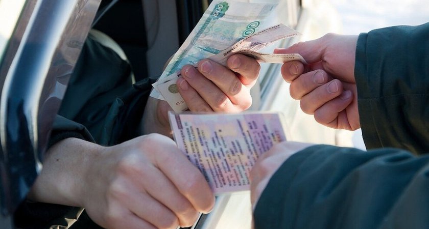Бывшие сотрудники ГИБДД Мордовии ответят перед судом за взяточничество
