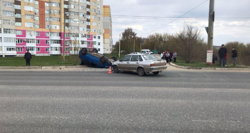 В пригороде Саранска молодой водитель устроил ДТП: пострадали двое маленьких детей