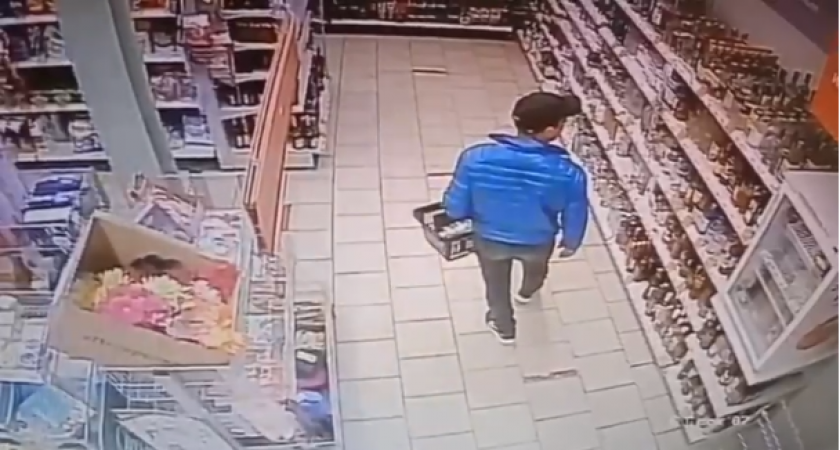 Полиция ищет мужчину, который украл товары из супермаркета в Мордовии