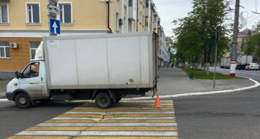 Невнимательный водитель грузовой «ГАЗели» сбил пешехода в Саранске 