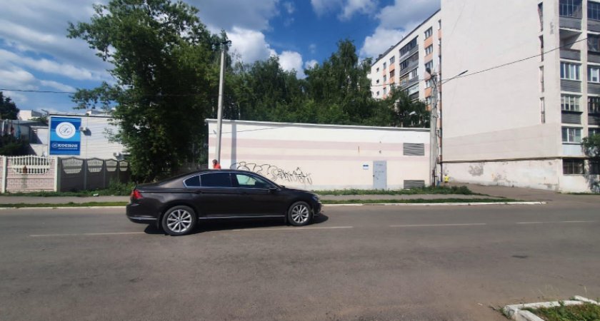 В Саранске сбили подростка на электросамокате, переезжавшего дорогу в неположенном месте