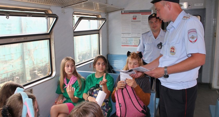В Мордовии транспортные полицейские проводят профилактические мероприятия с детьми