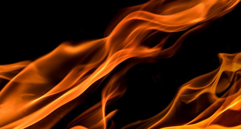 В Мордовии загорелась сухая трава