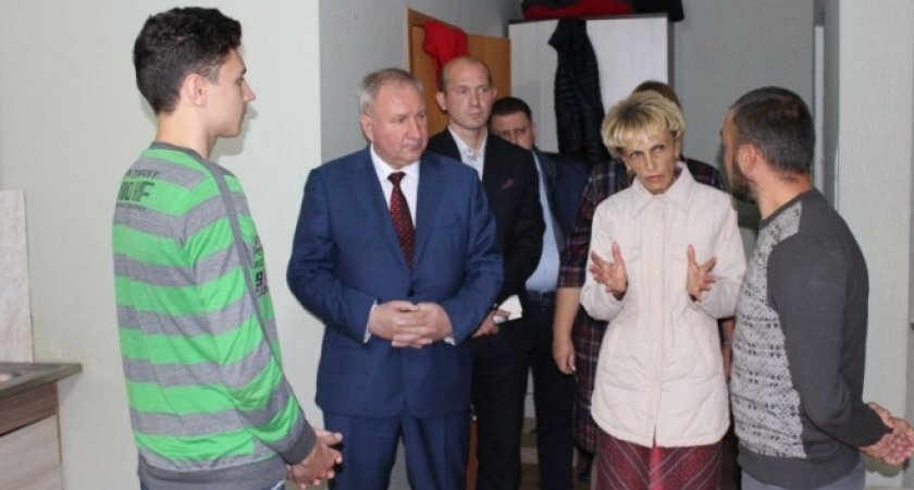 Глава Правительства Мордовии посетил беженцев из Украине, прибывших в Саранск