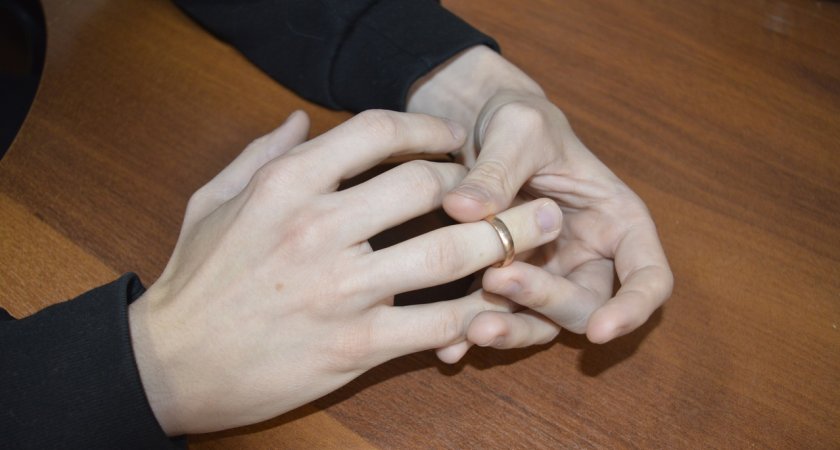 В Саранске спасатели помогли двум женщинам снять кольца