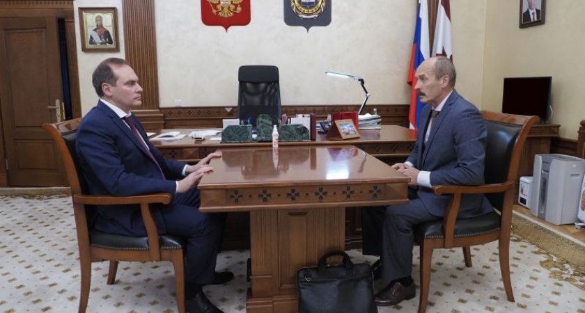 Глава РМ провел рабочую встречу с председателем Верховного суда республики