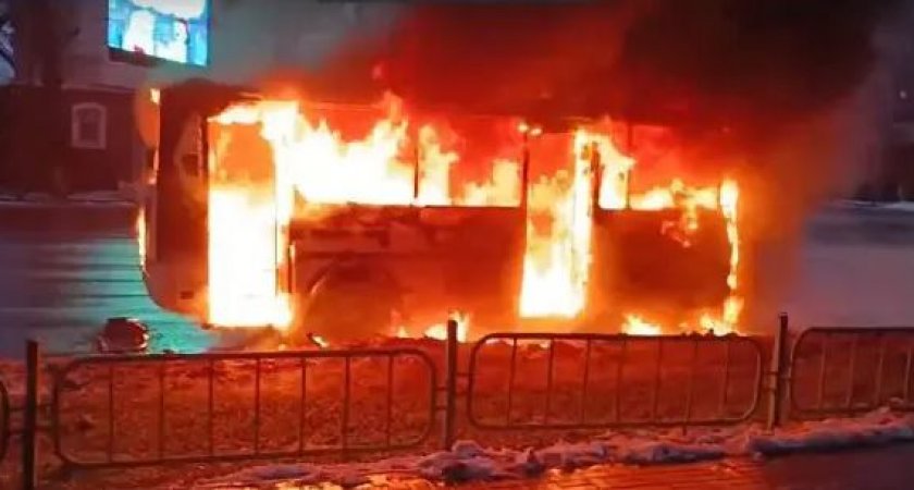 В Саранска сгорел автобус