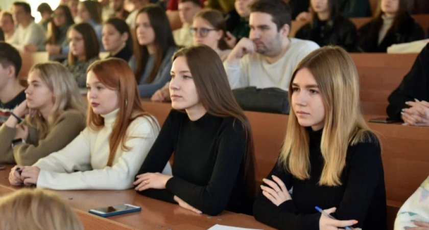Студенты МГУ имени Огарева пообщались с будущими работодателями