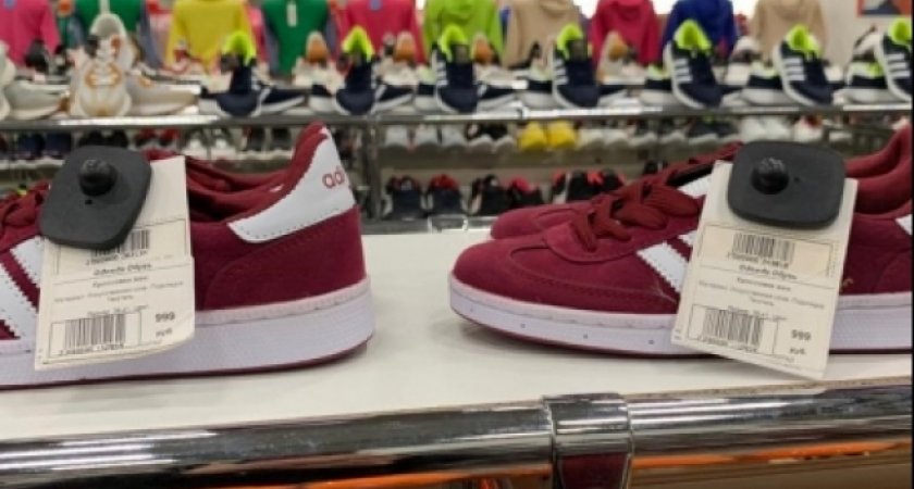 Полиция Саранска изъяла у магазина женские кроссовки