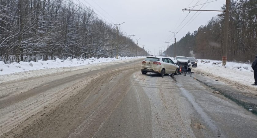 В Мордовии автоледи не справилась с управлением и столкнулась с иномаркой
